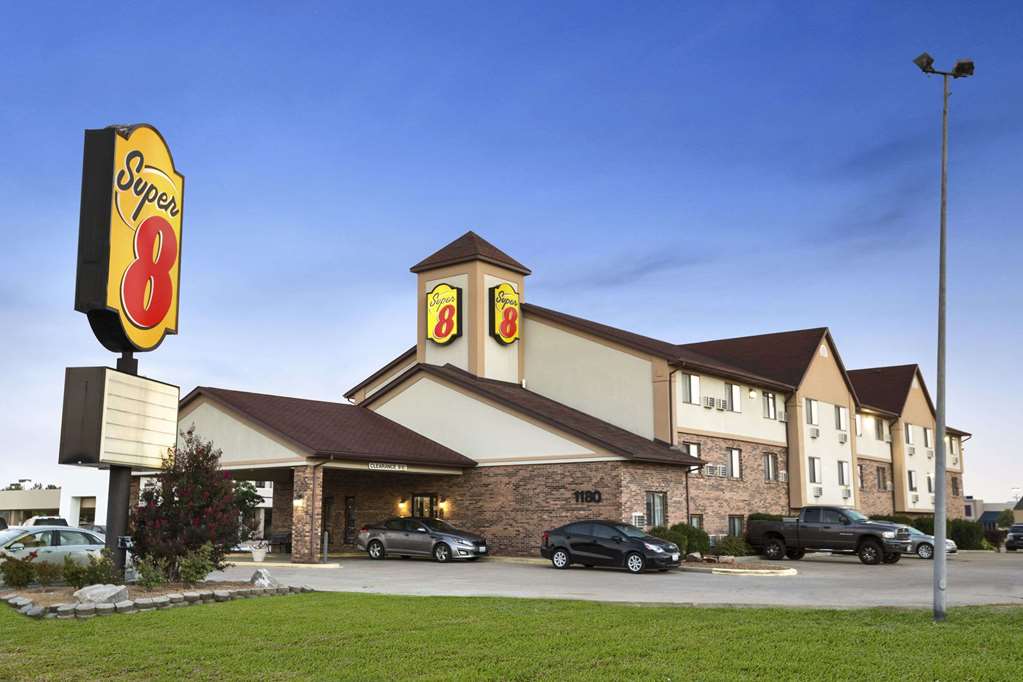 Super 8 by Wyndham Carbondale - photo 2