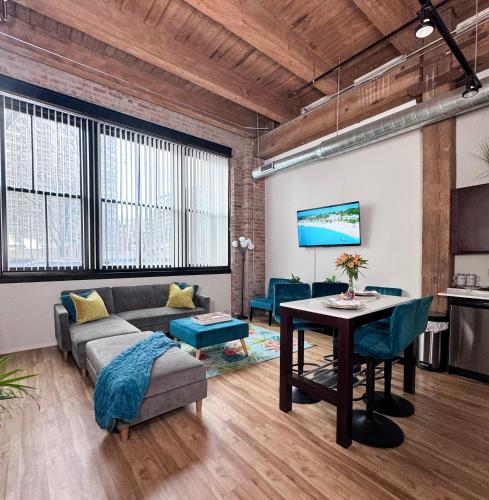 Luxéry Stay Chicago Themed Units Close to Downtown McCormick Place & Wintrust Arena — 4-Star Luxury Hotel in Chicago, United States