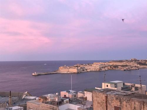 Sea View Large Valletta Appartment — 4-Star Luxury Hotel in Valletta, Malta