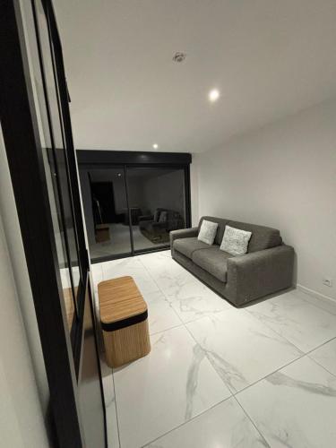 Studio Independant 22m2 — hotel in Massieux