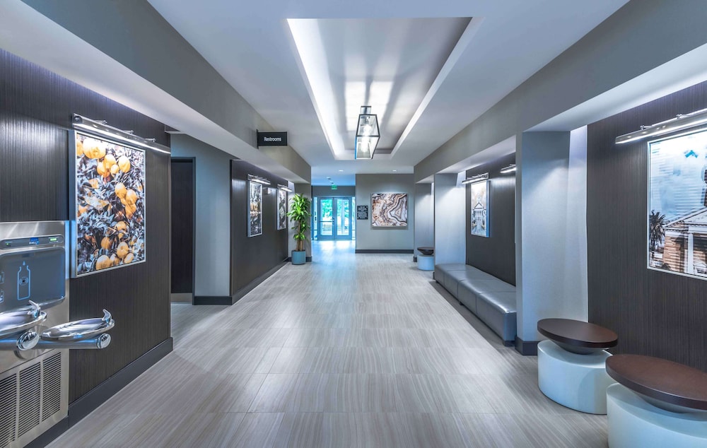 Hampton Inn & Suites Tallahassee Capitol University - photo 5