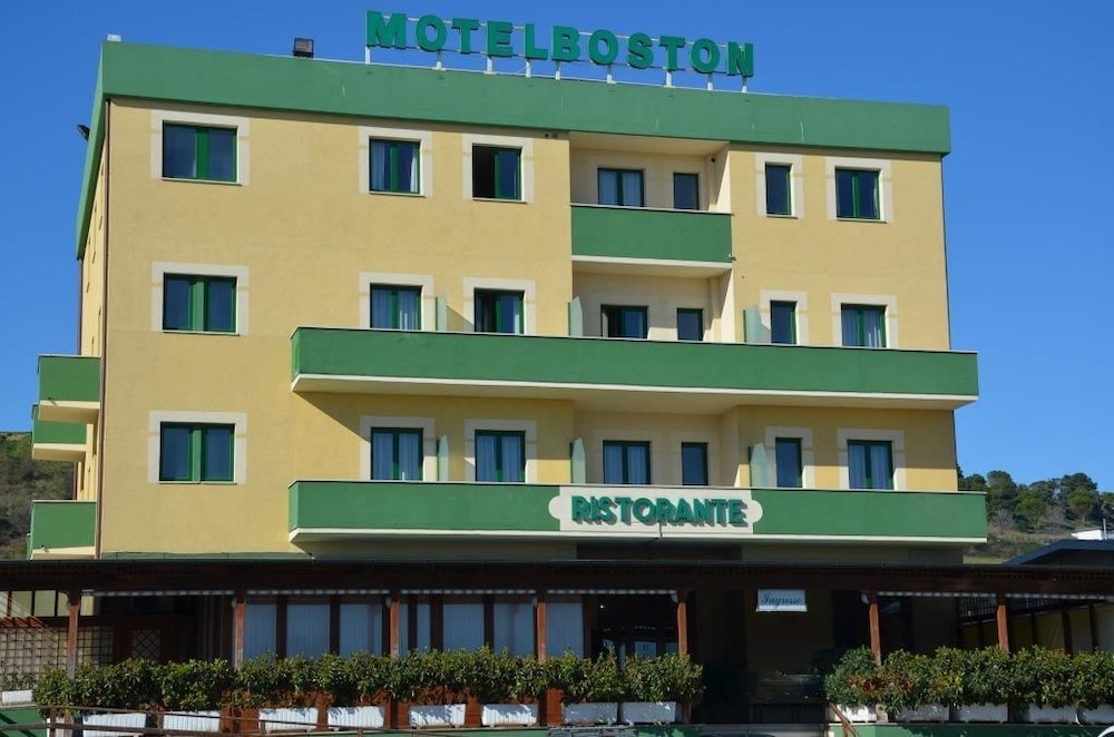 Motel Boston — Silvi