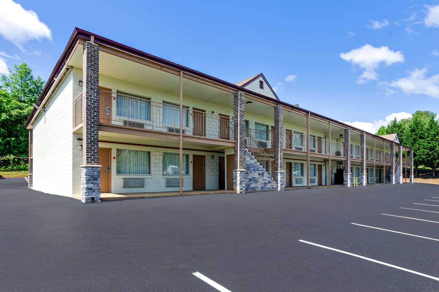 Econo Lodge Lynchburg VA - photo 24