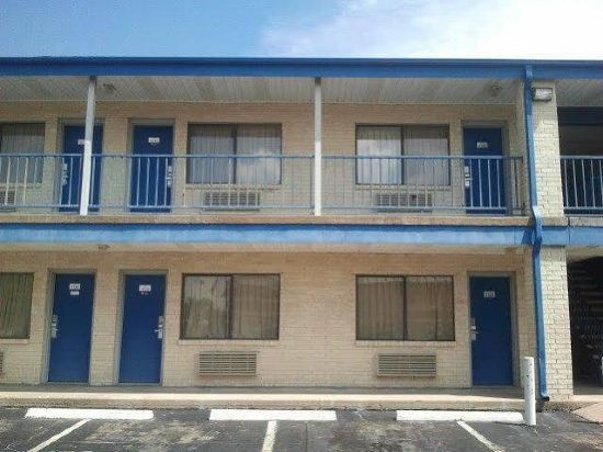 Executive Inn Pasadena - photo 8
