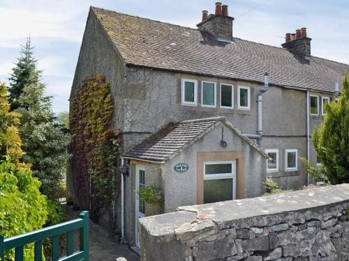 Tree Tops - carbon neutral hotel in Youlgreave