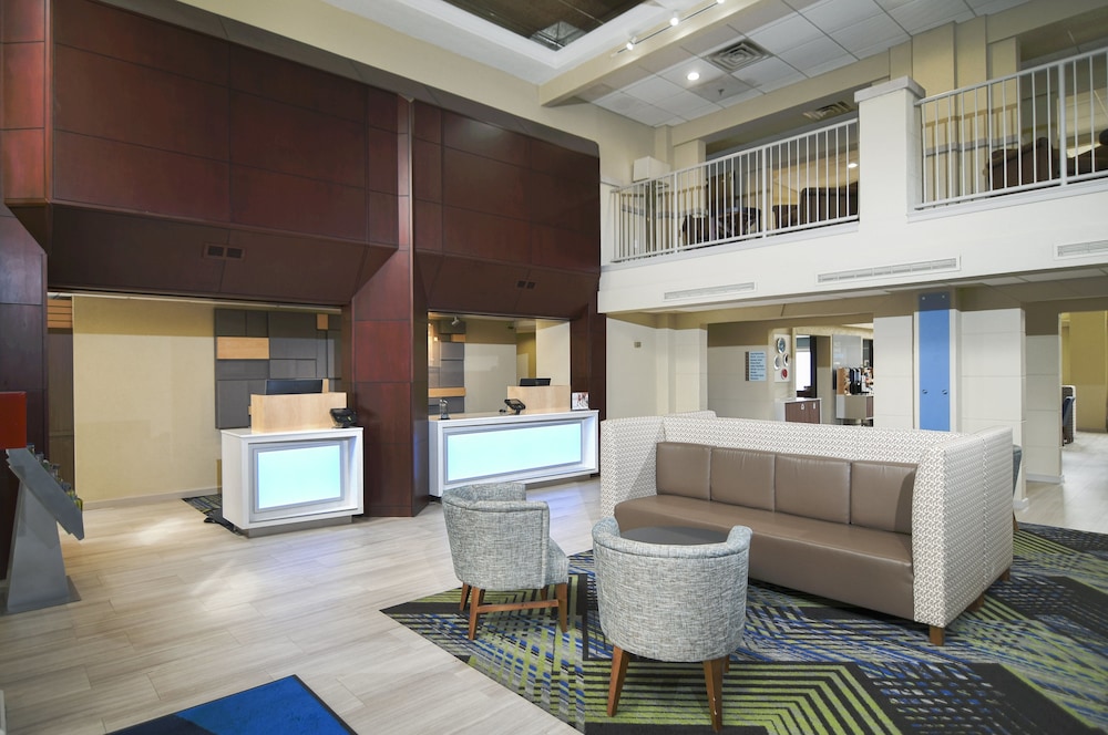 Holiday Inn Express Hotel & Stes Port Clinton Catawba Island by IHG in Port Clinton, United States