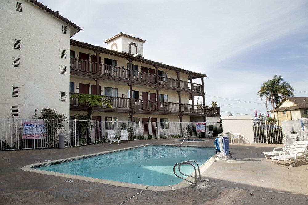 E Z 8 Motel South Bay - photo 24