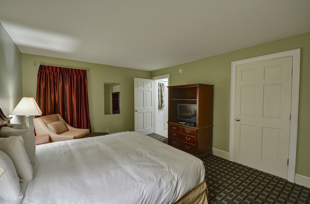 Colonial Motel And Spa - photo 18