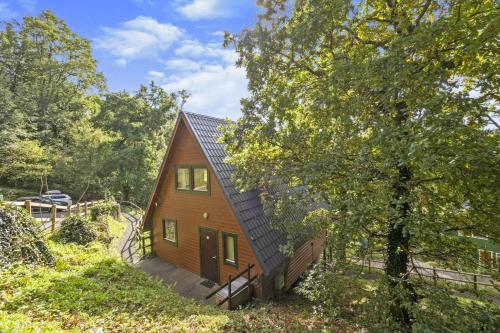 Lazy Bear Lodge With Hot Tub Finlake Resort And Spa In Devon — Chudleigh