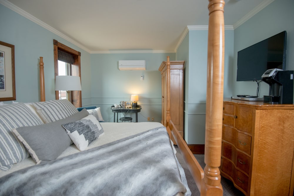 Inn at Cedar Crossing - photo 19
