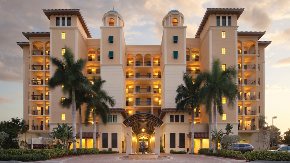 Holiday Inn Club Vacations Sunset Cove Resort by IHG in Marco Island, United States