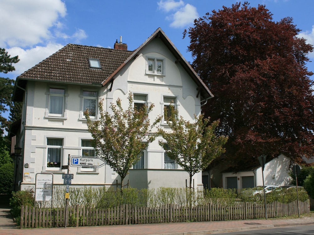 Ferienwohnung am Kurpark — 4-Star Luxury Hotel in Bad Nenndorf, Germany