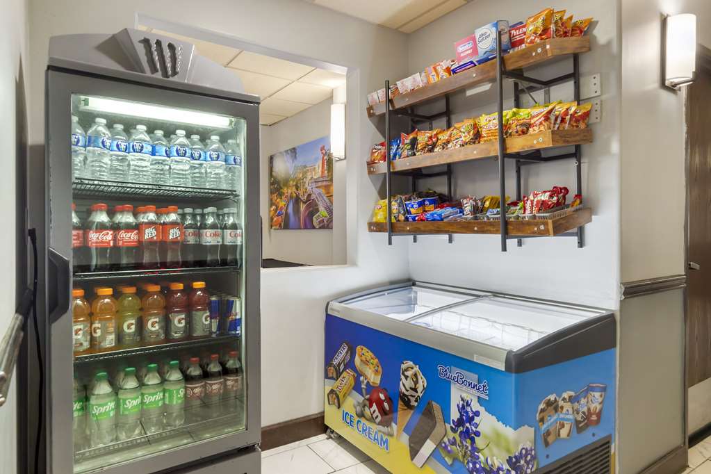 Best Western Medical Center North Inn & Suites Near Six Flags - photo 46