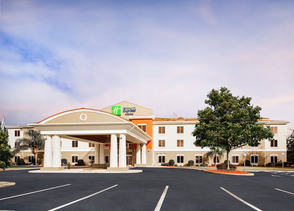 Holiday Inn Express Hotel & Suites Inverness an IHG Hotel - featured photo