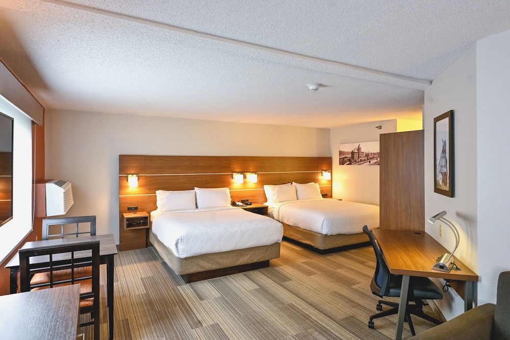 Holiday Inn Express Houghton Keweenaw by IHG - photo 36