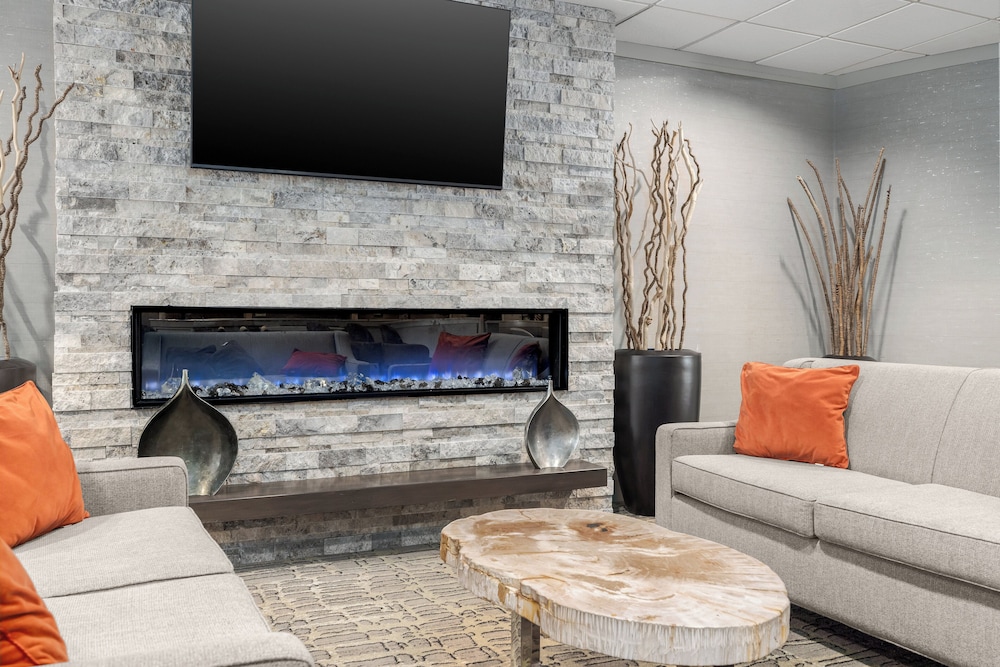 Holiday Inn Hotel & Suites Des Moines Northwest by IHG - photo 65