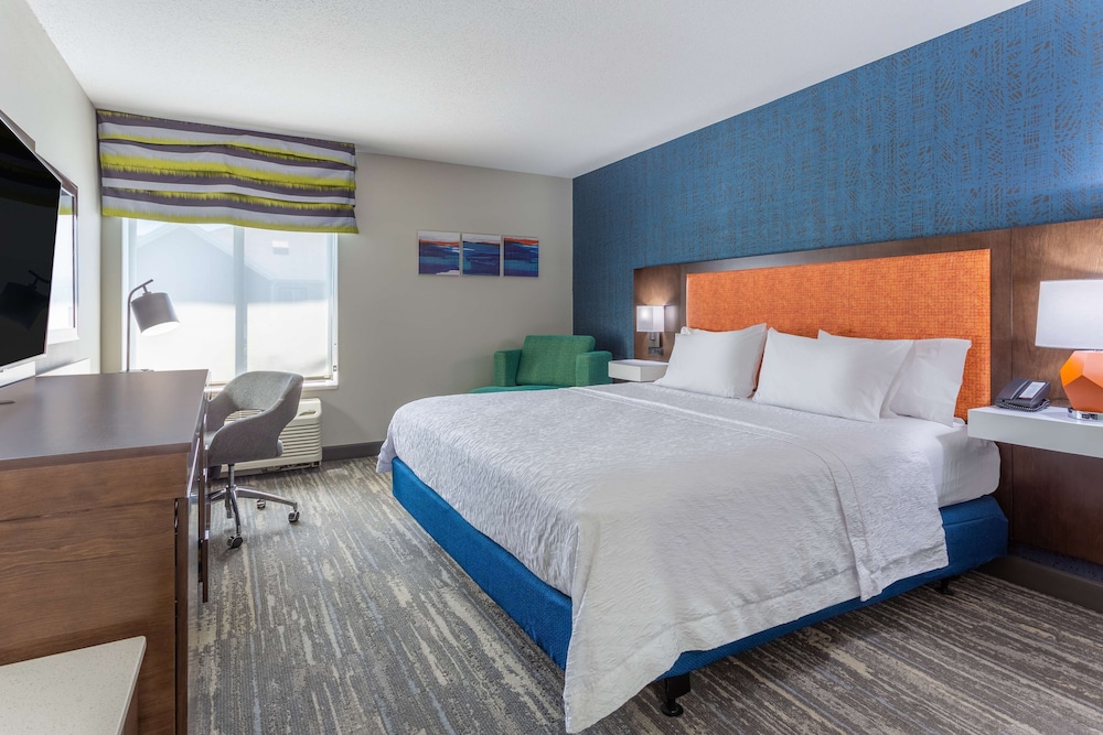 Hampton Inn Sioux Falls - photo 18