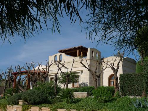 Villa I Tamarigi — 4-Star Luxury Hotel in Maruggio, Italy