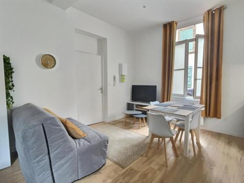 Esprit Cosy Coeur de Village in Negrepelisse, France