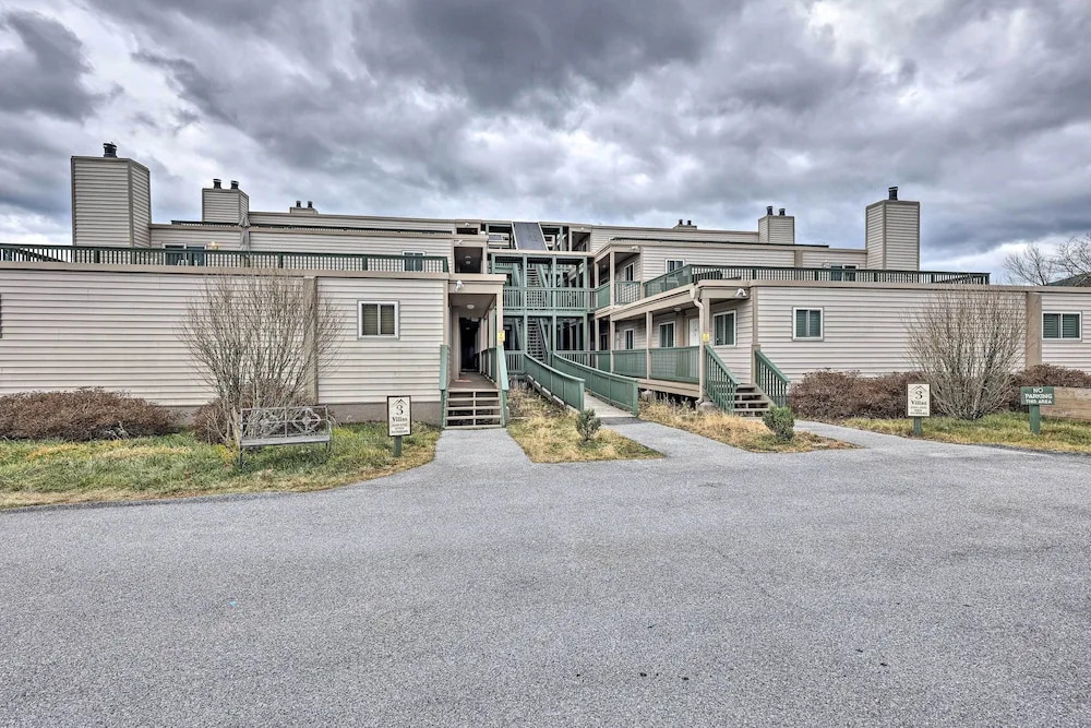 2 Mi to Skiing Resort Style Beech Mountain Condo - photo 26