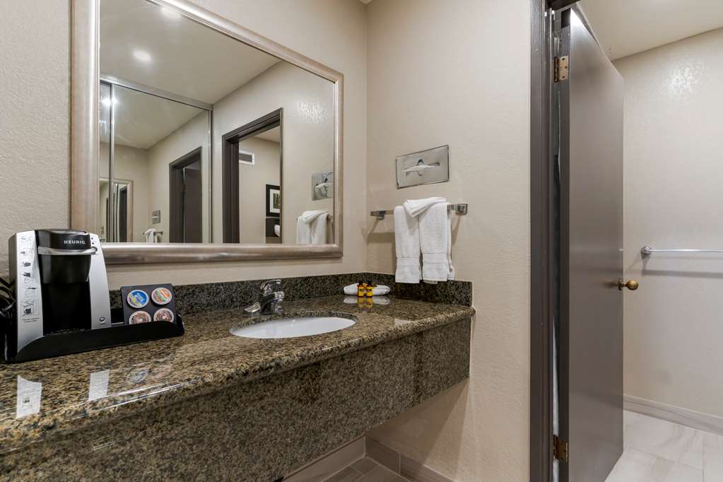 Best Western Plus Forest Park Inn - photo 50