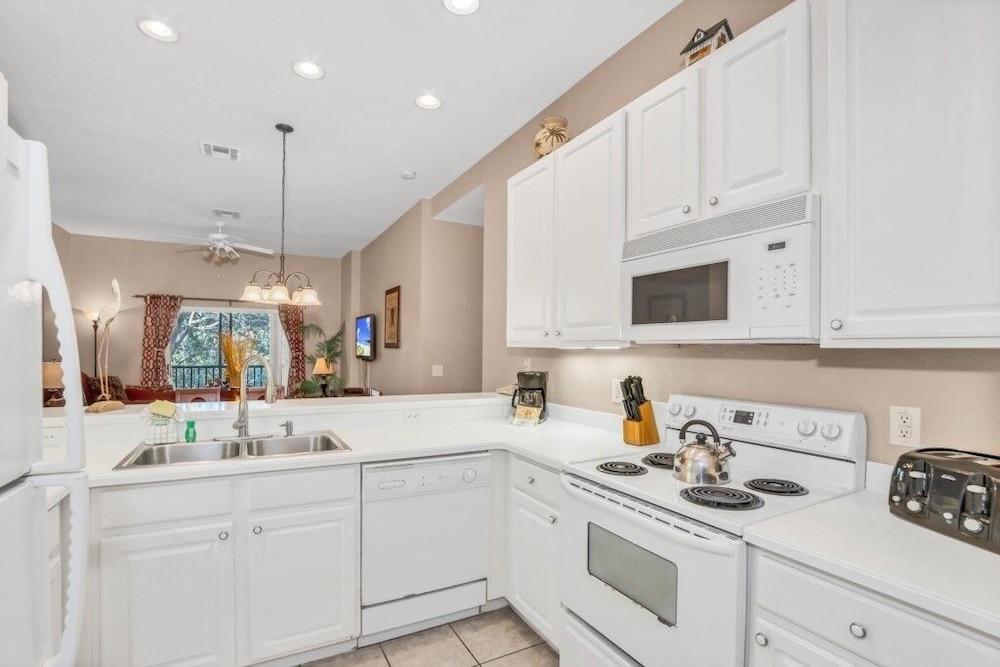 3 Bed In Resort Close To Disney 3 Bedroom Condo - photo 9