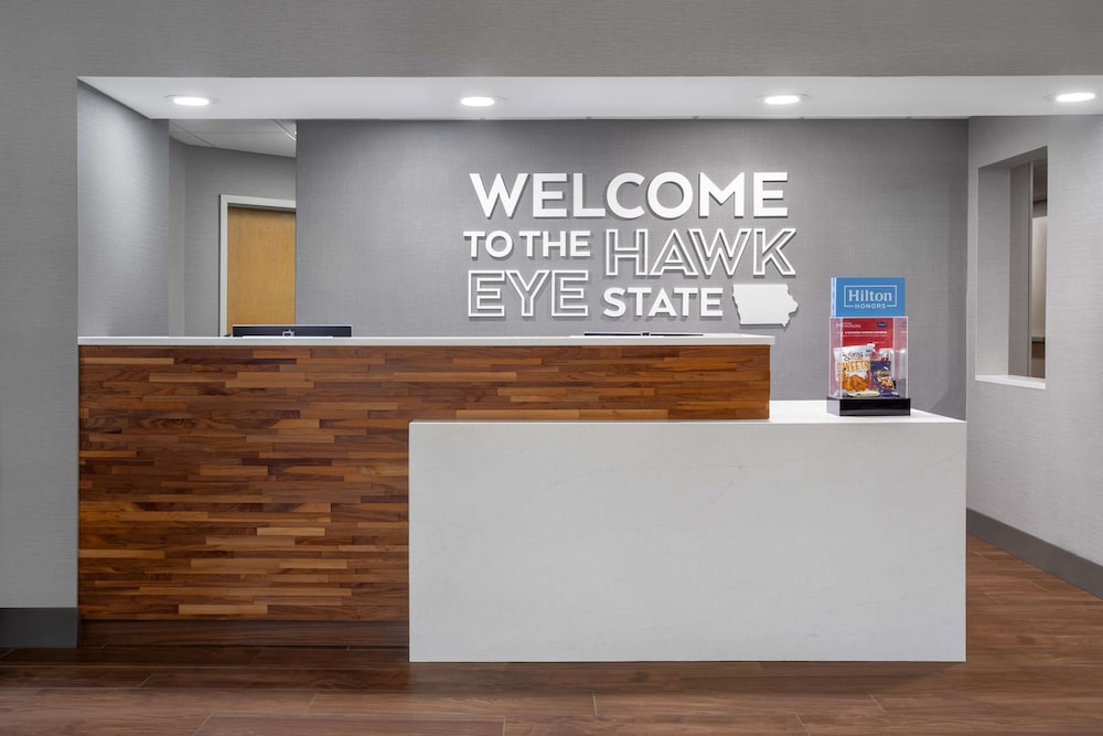 Hampton Inn Iowa City Coralville - photo 5