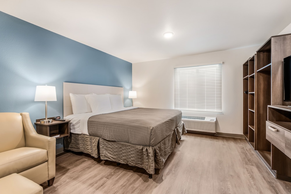 WoodSpring Suites Charlotte University Research Park - photo 7