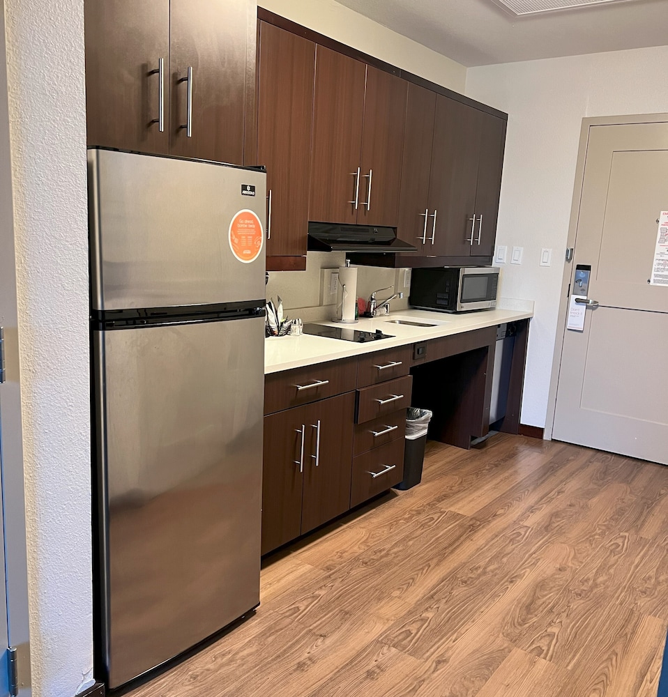 TownePlace Suites by Marriott San Mateo Foster City - photo 13