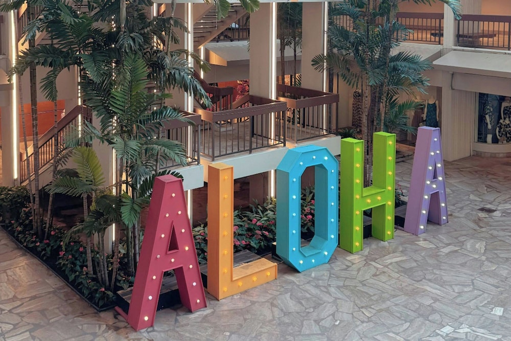Waikiki Beach Marriott Resort & Spa - photo 143