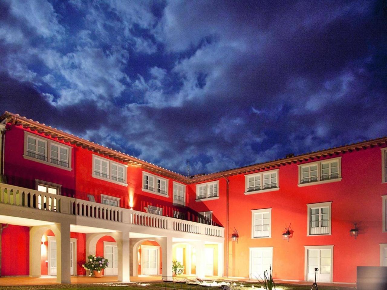 Apartment in Tuscany with Large Pool — 4-Star Luxury Hotel in None, Italy