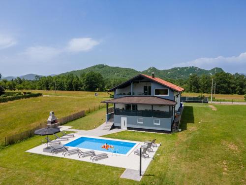 Plum House Villa with Pool — 4-Star Luxury Hotel in Gospic, Croatia