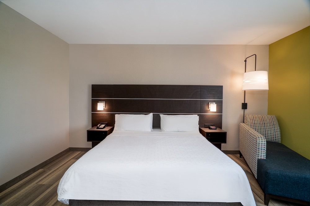 Holiday Inn Express and Suites Winona North by IHG - photo 18