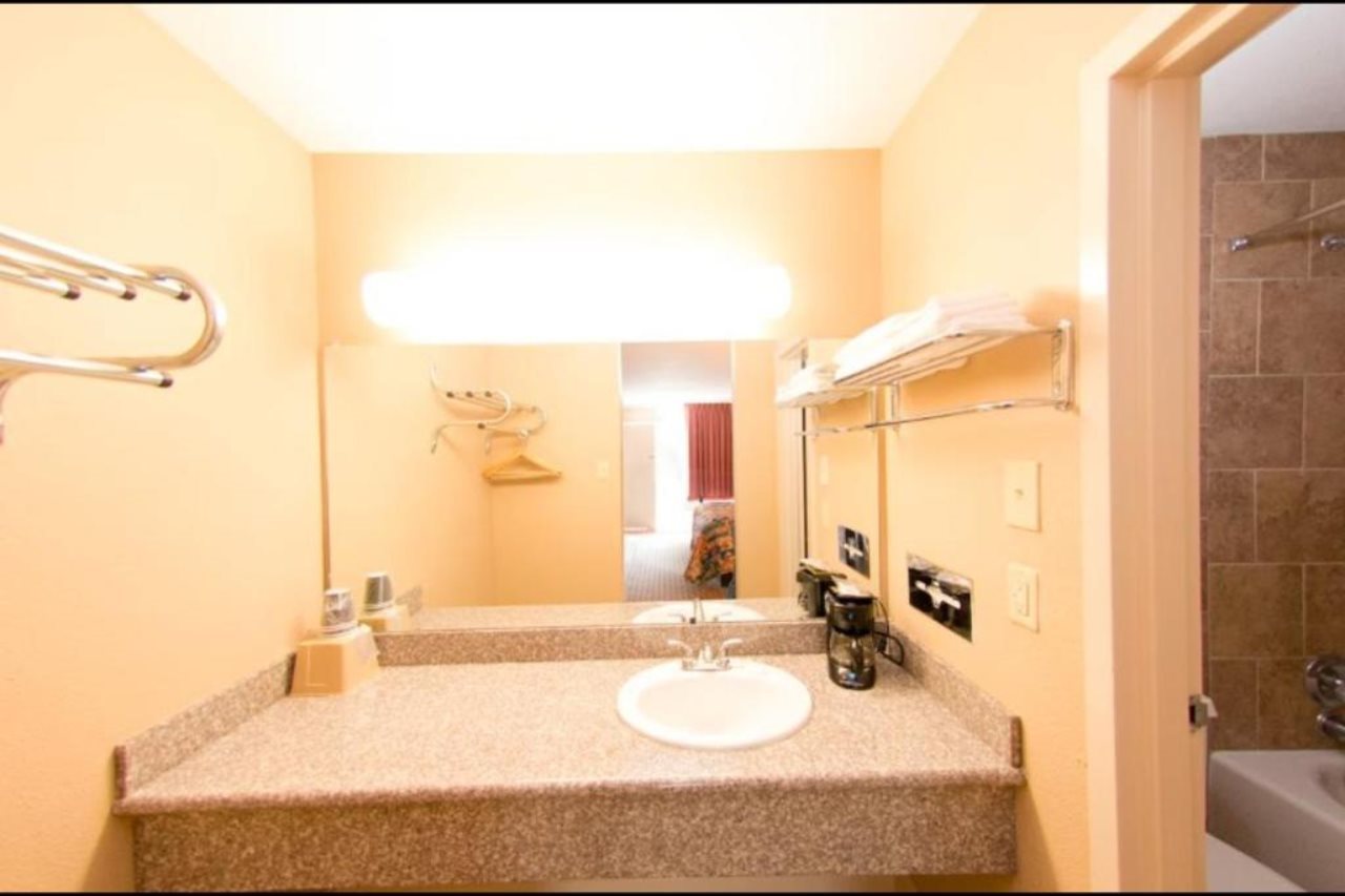 OYO Hotel Audubon Baton Rouge Port Allen I 10 - photo 33