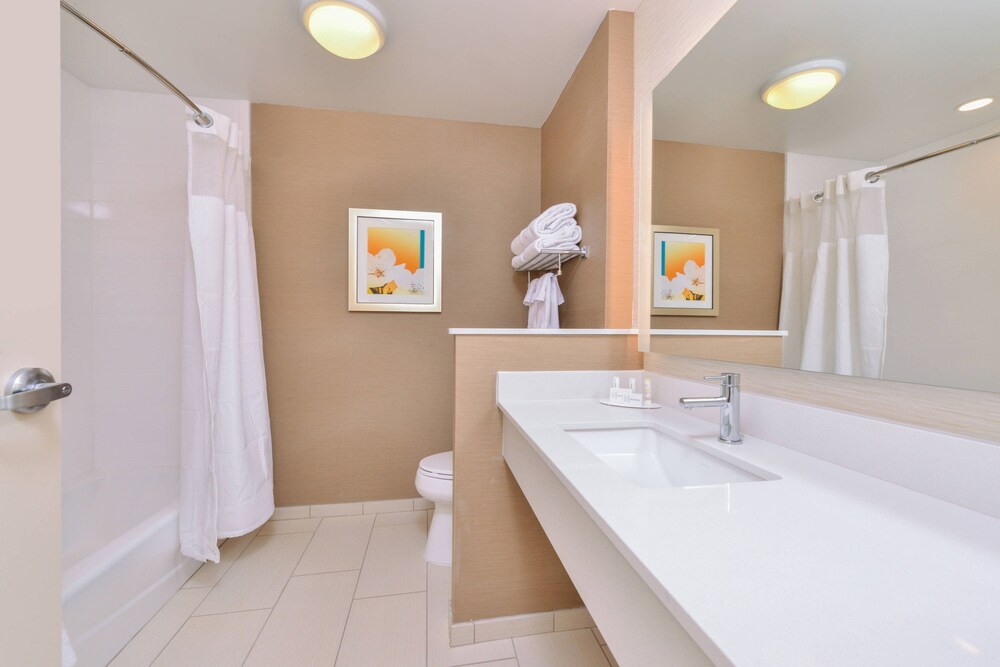 Fairfield Inn & Suites by Marriott Coralville - photo 16