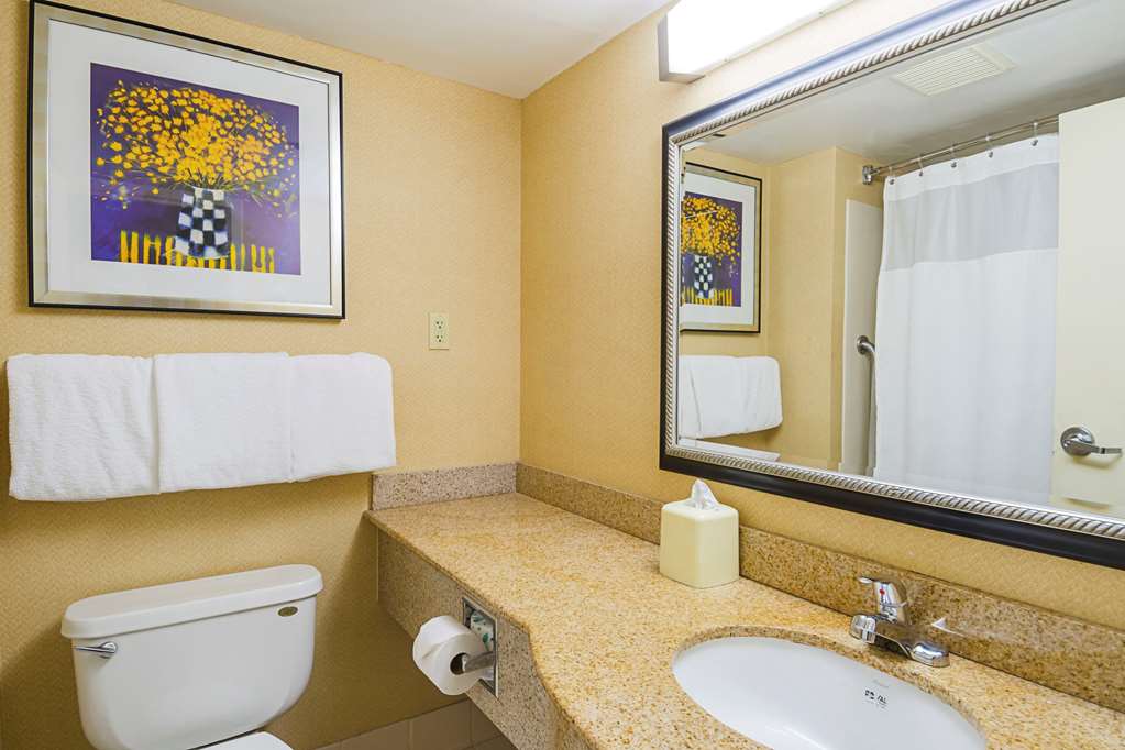 Quality Inn Boston Revere - photo 18