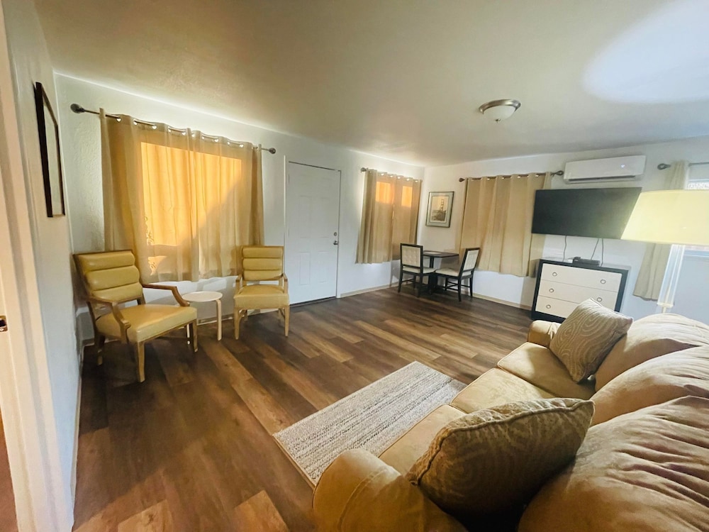 Riverfront Lodging - photo 40