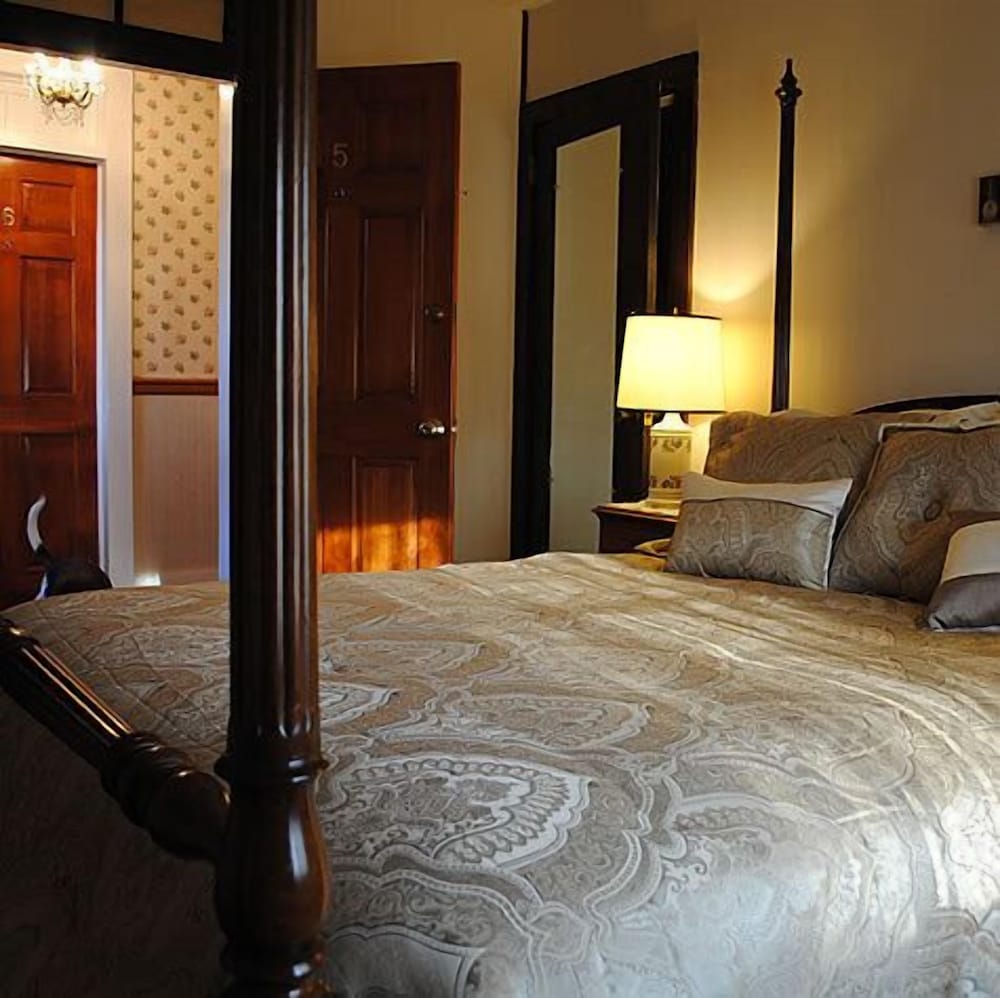 Crestmont Inn - photo 23