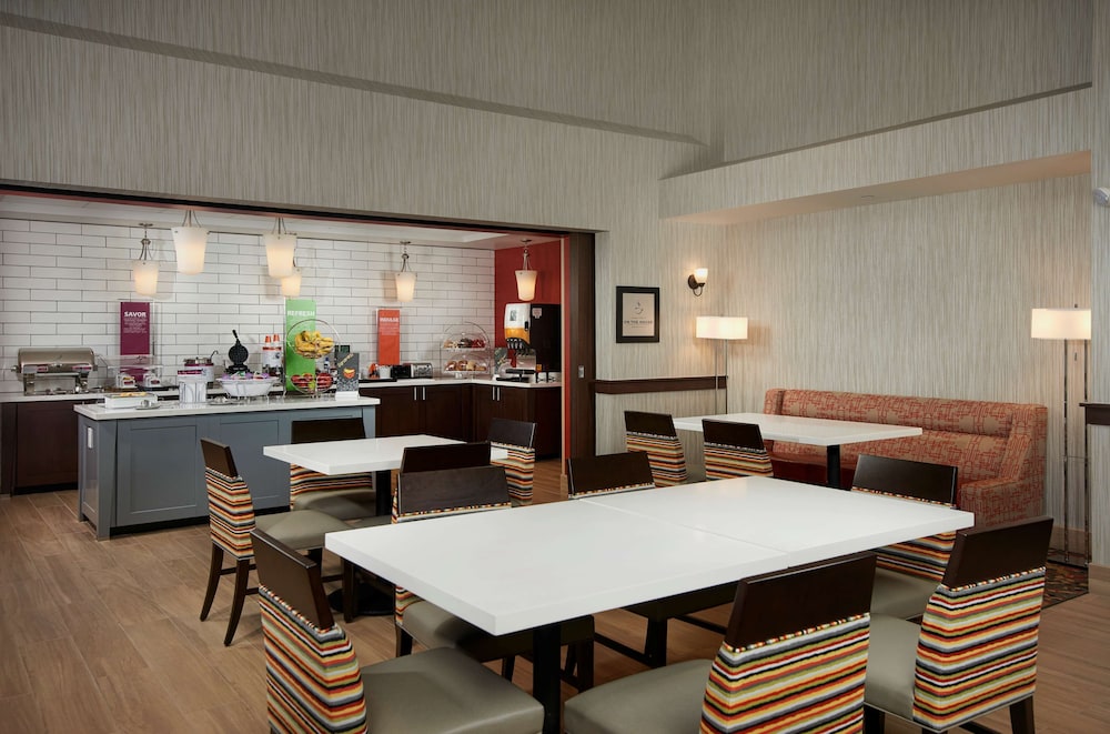 Hampton Inn & Suites Phoenix Scottsdale on Shea Boulevard - photo 44