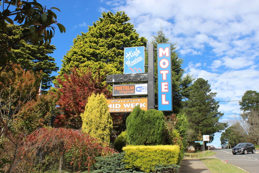 High Mountains Motor Inn in Blackheath, Australia