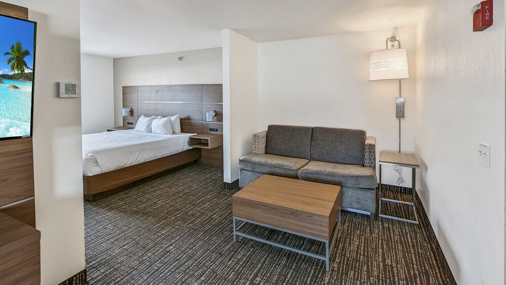 Estherville Hotel & Suites - photo 46