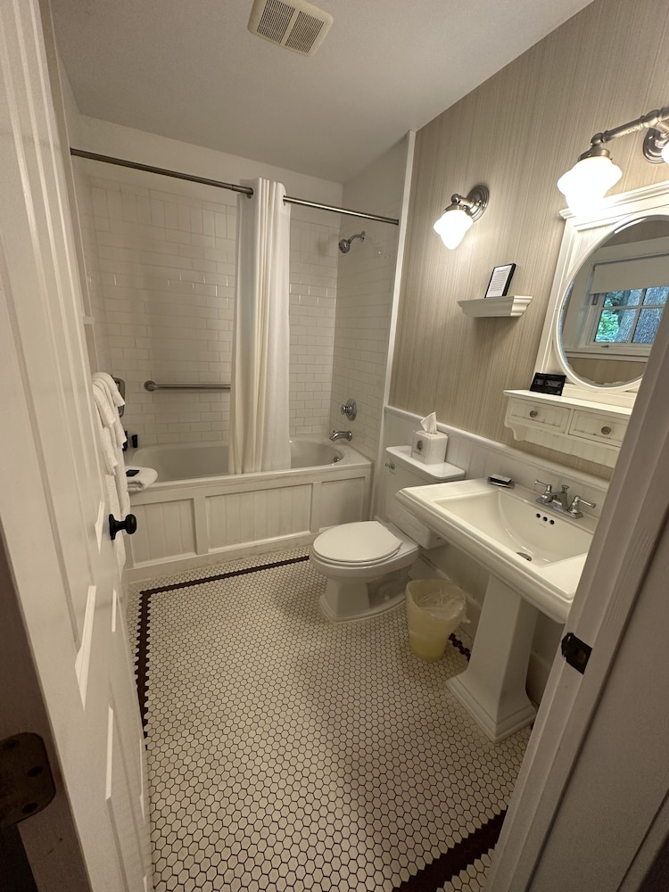Buttermilk Falls Inn - photo 24