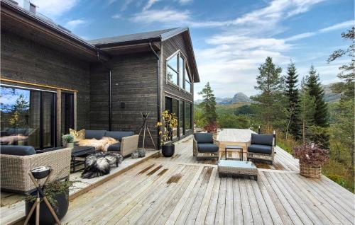 Awesome Home In Norheimsund With Sauna — 5-Star Luxury Hotel in Norheimsund, Norway