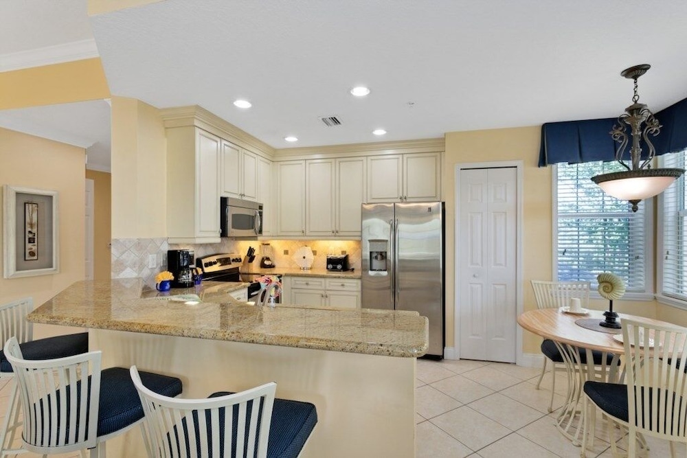 Luxury Golf Resort Located In Reunion Resort 3 Bedroom Condo - photo 7