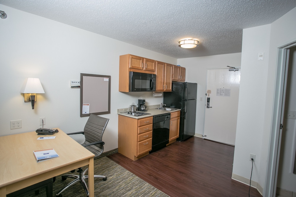 Candlewood Suites Fargo N. Dakota State University by IHG - photo 25