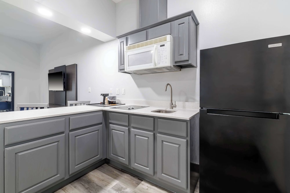 Studio 6 Suites Brenham TX - photo 35