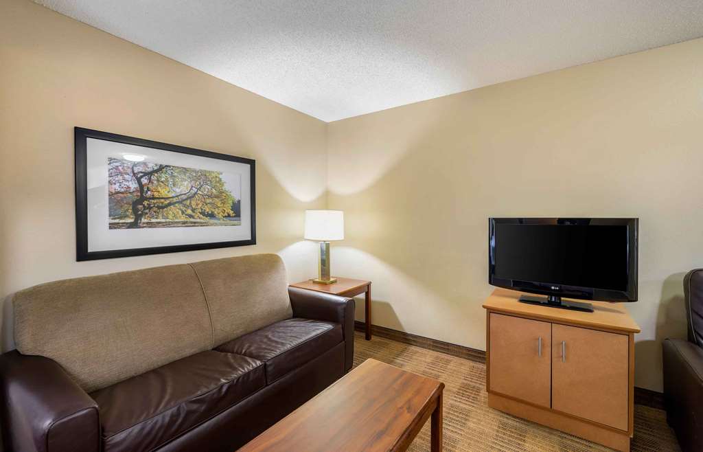 Extended Stay America Suites Omaha West - photo 28
