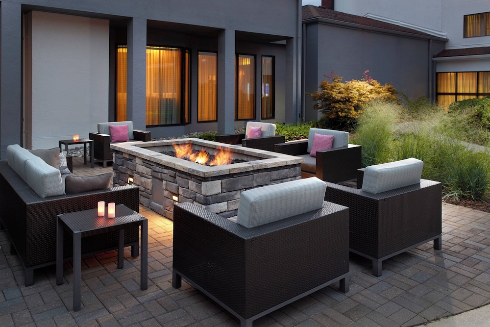 Courtyard by Marriott Raleigh Cary - carbon neutral hotel in Cary