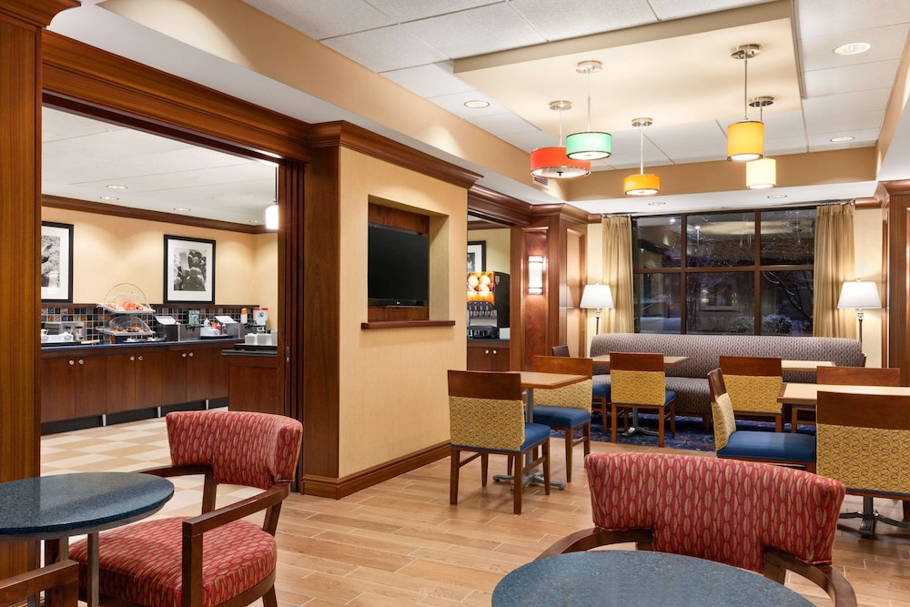 Hampton Inn Warrenton - photo 41