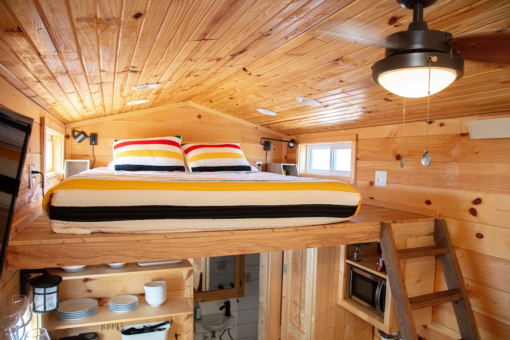 Trail and Hitch Tiny Home Hotel and RV - photo 26